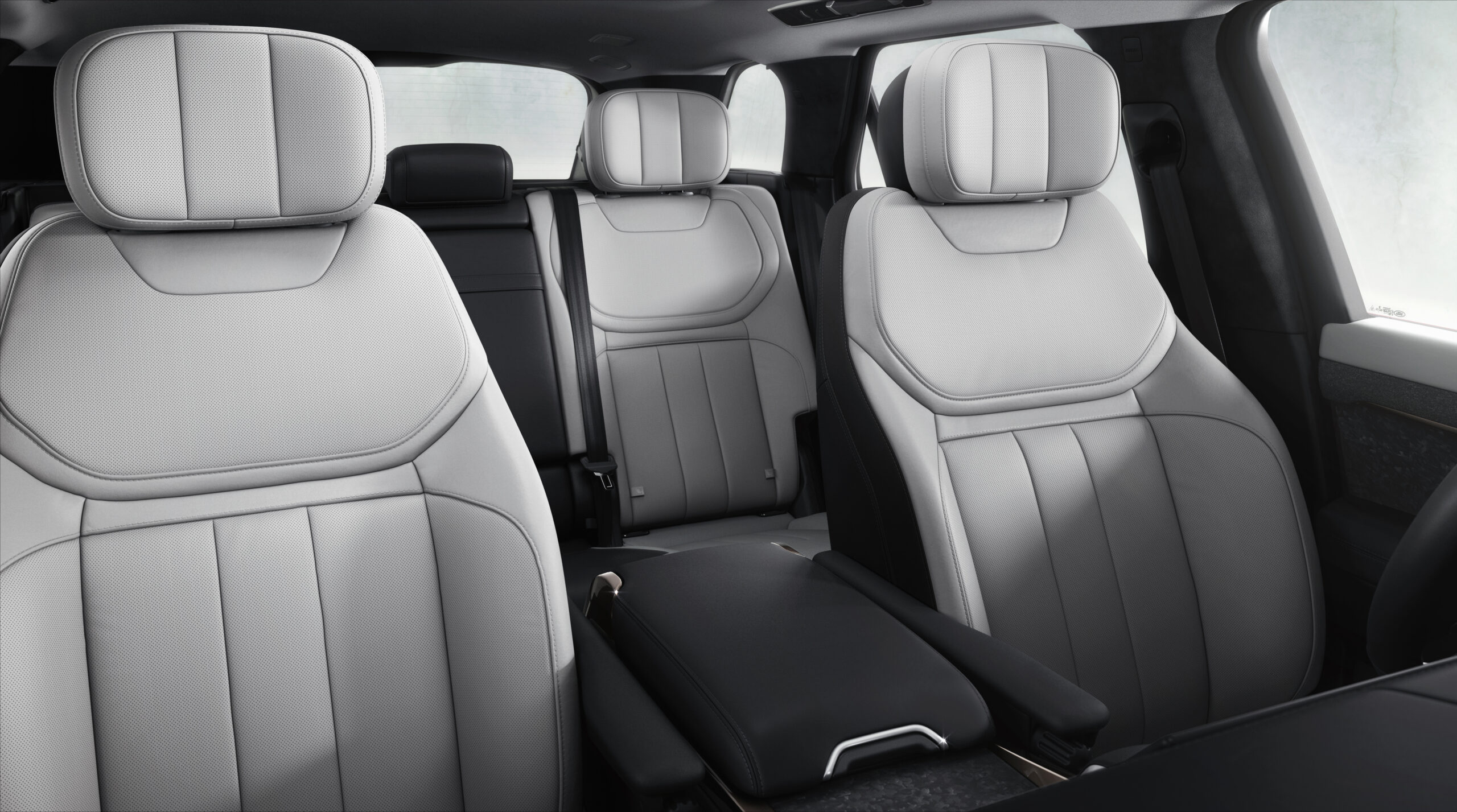 RRS 23MY 02 Interior 034 GLHD DX 100522 scaled Automotive Leather 7